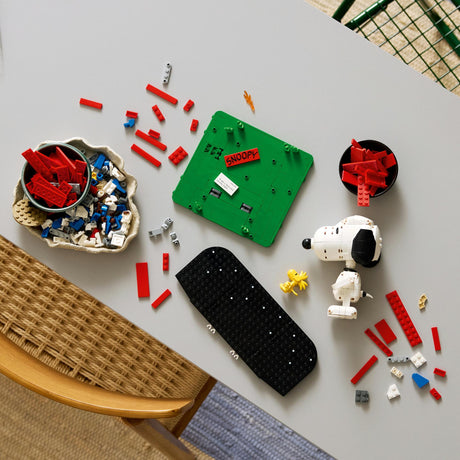 LEGO -Ideas - Peanuts: Snoopy's Doghouse (21368) LEGO