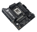 ASUS TUF GAMING B850M-E WIFI med synlige PCIe-pladser