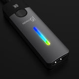 j5create USB-C til HDMI 2.1 – 8K-skærmadapter – Lys og knap i nærbillede