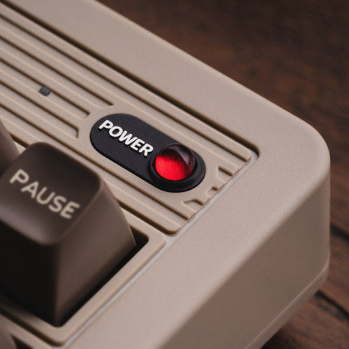 8BitDo Retro 87 Mechanical Keyboard C64 Edition ISO UK – Tændknap