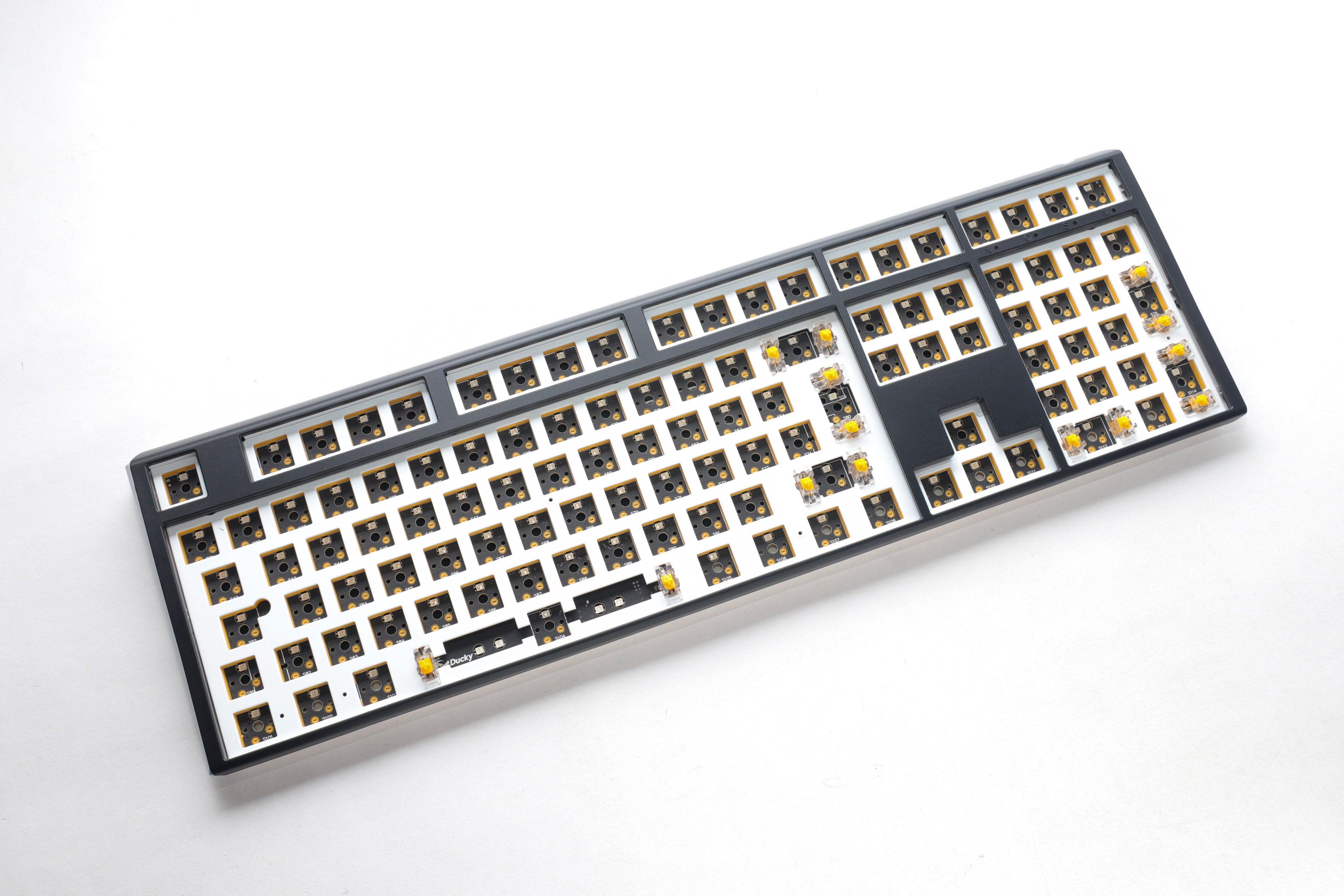 Ducky One 3 - Hot Swap ISO Barebone Black - Fullstorlek - RGB - Utan brytare/tangentknappar