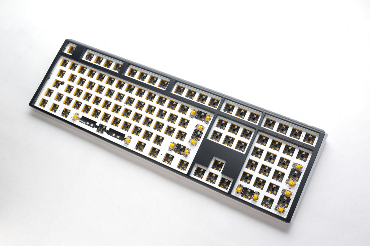 Ducky One 3 - Hot Swap ISO Barebone Black - Fullstorlek - RGB - Utan brytare/tangentknappar