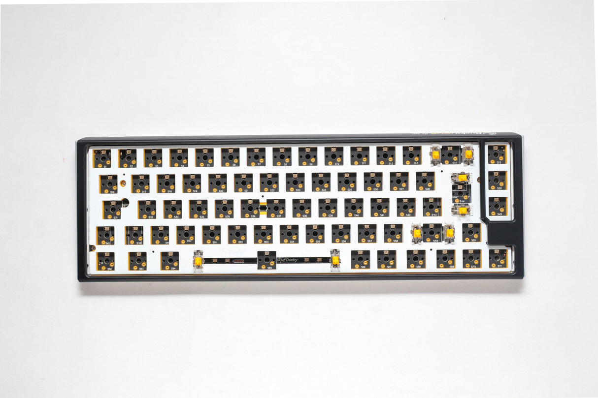 Ducky One 3 - Hot Swap ISO Barebone Black - SF 65% - RGB - Utan brytare/tangentknappar