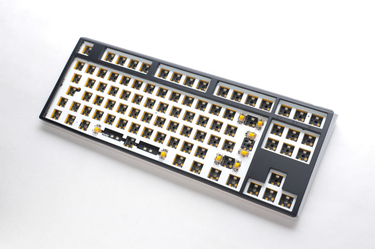 Ducky One 3 - Hot Swap ISO Barebone Black - TKL - RGB - Utan brytare/tangentknappar