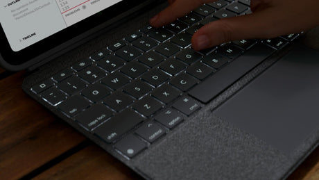 Logitech - Combo Touch For iPad (10th gen) - Nordic
