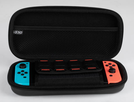 Konix One Piece Wano – etui til Nintendo Switch – produkt med kompatibelt udstyr vist som eksempel