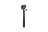 DJI Osmo Action forlængerstang – 1,5 m Kit – Stang vist med actionkamera; kamera medfølger ikke