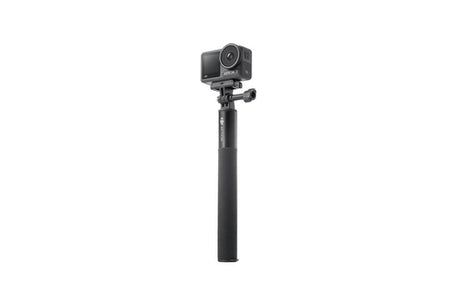 DJI Osmo Action forlængerstang – 1,5 m Kit – Stang vist med actionkamera; kamera medfølger ikke