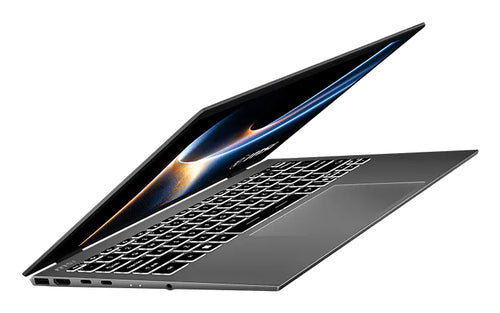 MSI Prestige 13 AI+ A3MG-020 – åben computer i skrå vinkel