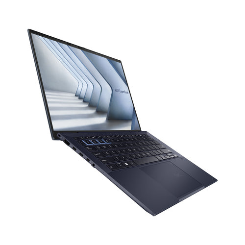 ASUS ExpertBook B9 OLED B9403CVAR-PP1735X – set skråt forfra (vinkel 3); tastaturlayout illustrativt