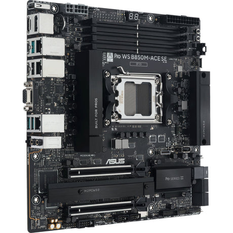 ASUS Pro WS B850M-ACE SE – sort workstation-bundkort set skråt forfra