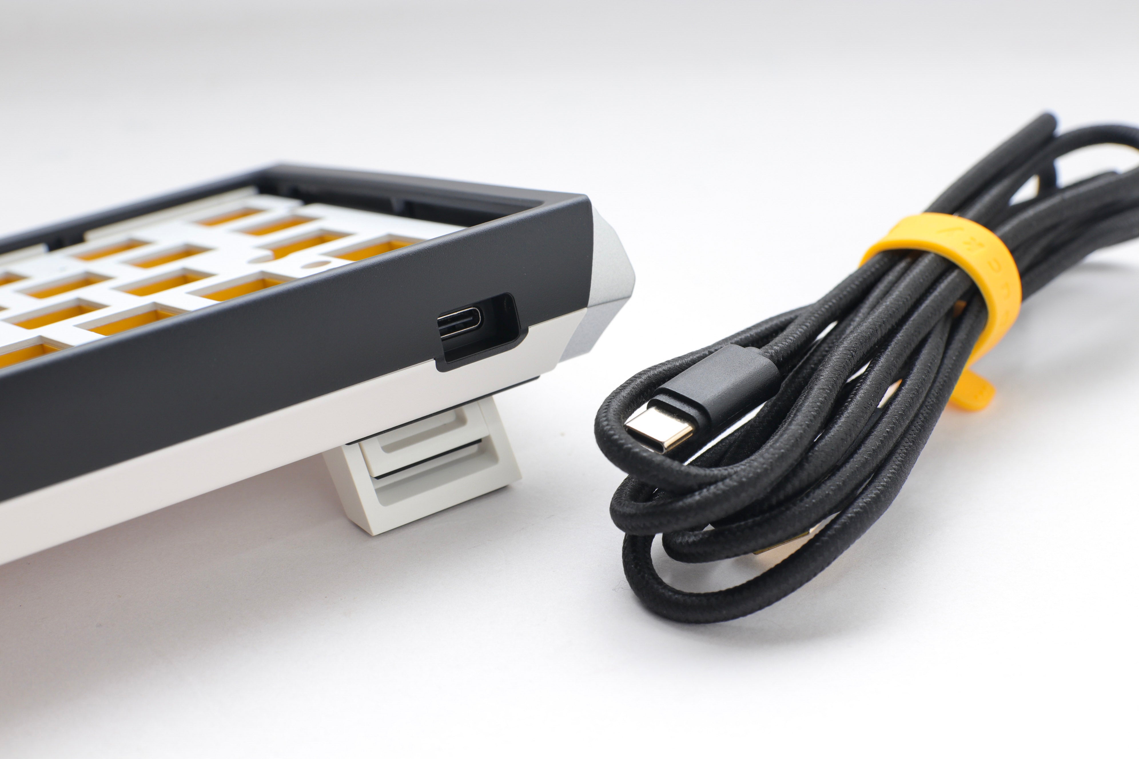 Ducky One 3 - Hot Swap ISO Barebone Black - SF 65% - RGB - Utan Switchar/knappsatser