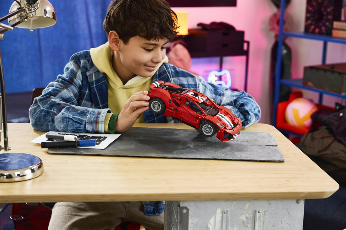 LEGO - Technic - Ferrari 488 PISTA Car (42235) LEGO