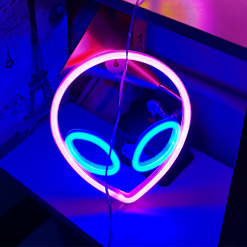 Geekd - Alien Neon Lampa