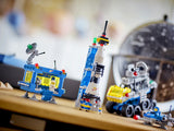LEGO 40712 – raket, rumstation og transportkøretøj i en opstilling