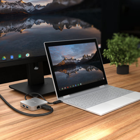 j5create JCD391-N – 4K60 USB-C multiport-adapter – Laptop og skærm som brugseksempel