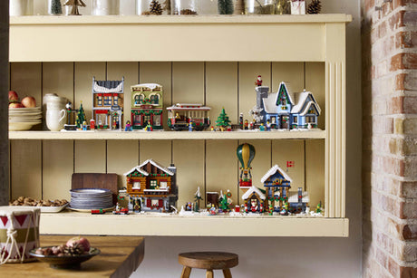 LEGO Icons Julemandens besøg – 10293 – billede 2