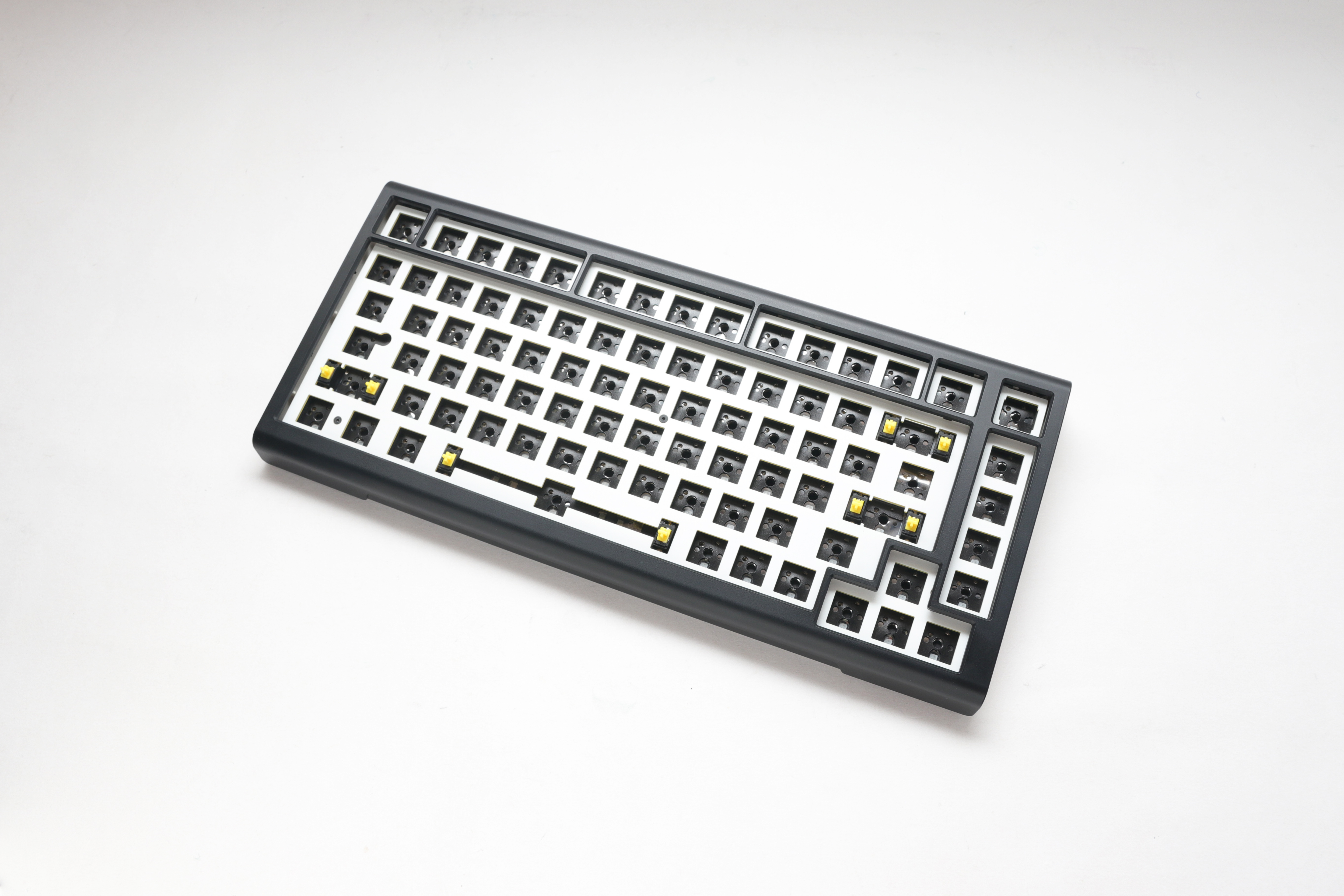 Ducky Tinker75 - Barebone - ISO - Svart