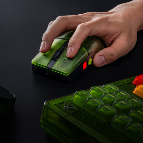 8BitDo Retro R8 Xbox Edition – trådløs PC-mus – Mus i brug