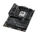 ASUS ROG STRIX X870E-H GAMING WIFI7 – ATX AM5 bundkort – skråt ovenfra