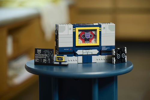 LEGO 10358 Icons Transformers: Soundwave Lego
