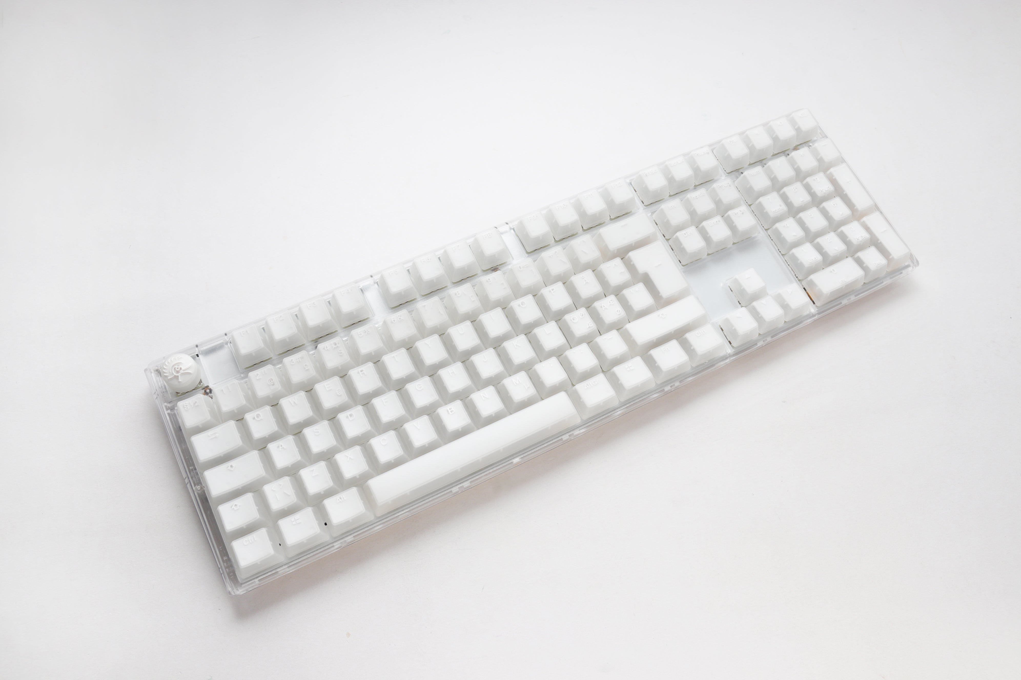 Ducky One 3 - Aura White Nordic - Fullsize - Cherry Silent Red - RGB