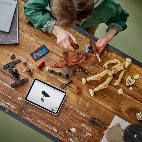 LEGO Star Wars 75428 – Kampdroide med STAP – klodser og model under byggeri