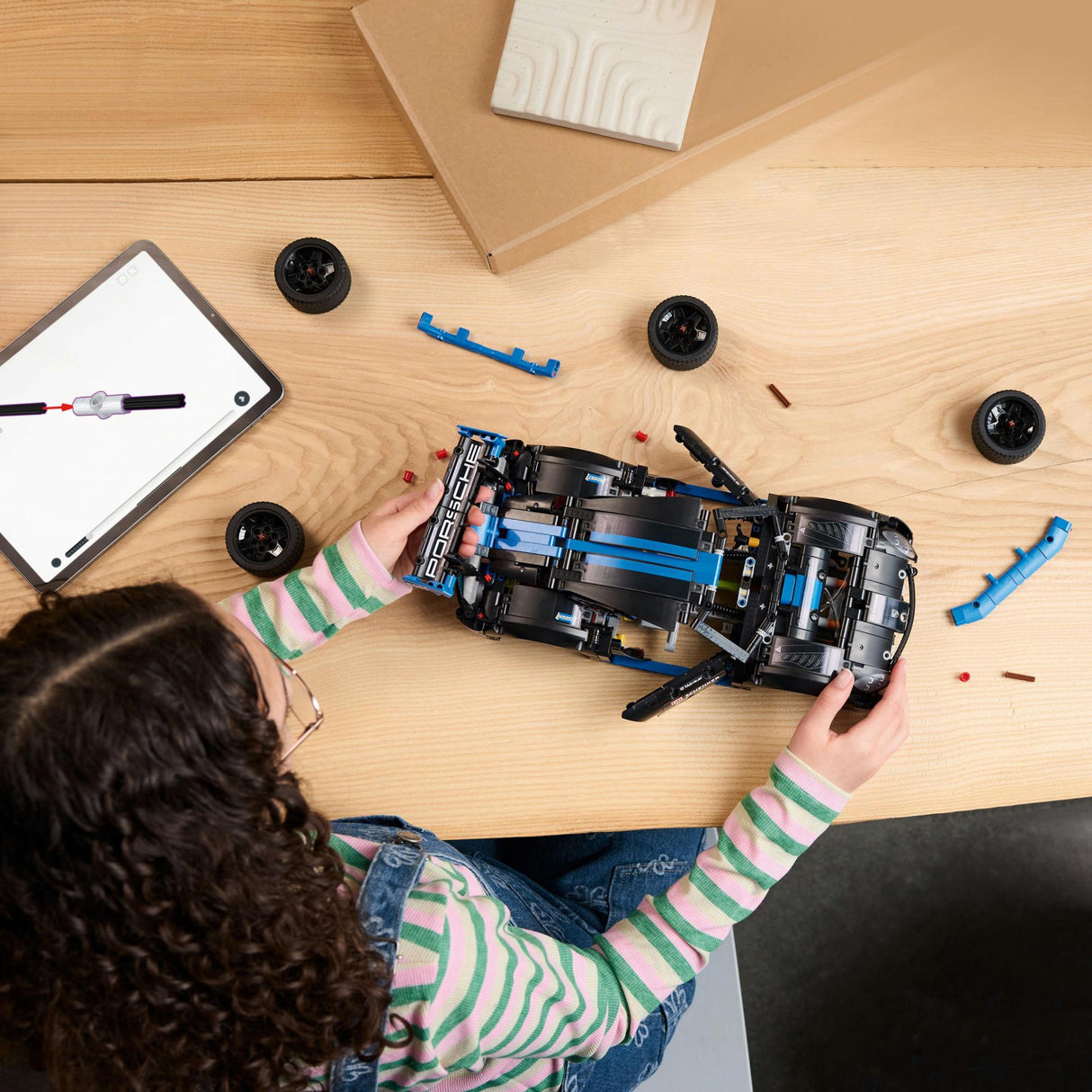 LEGO 42176 Technic Porsche GT4 e-Performance Racing Car LEGO