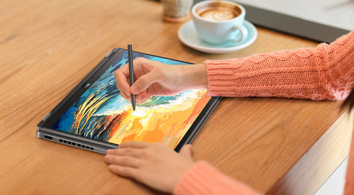 ASUS Vivobook 16 Flip TP3607SA-SI716W Copilot+ PC – illustreret i brug; layout på billedet er illustrativt