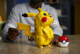 LEGO Pokémon 72152 – Pikachu og Poké Ball – Pikachu-modellens bevægelige arme