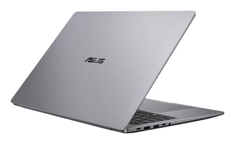 ASUS ExpertBook P5 G2 PM5606CGA-PL0206X Copilot+ PC – set skråt forfra (vinkel 3); tastaturlayout illustrativt