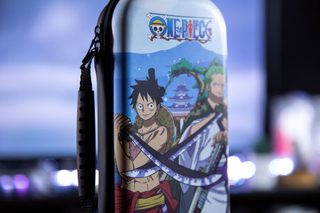 Konix One Piece Wano – etui til Nintendo Switch – produkt i brug, øvrigt udstyr er illustration