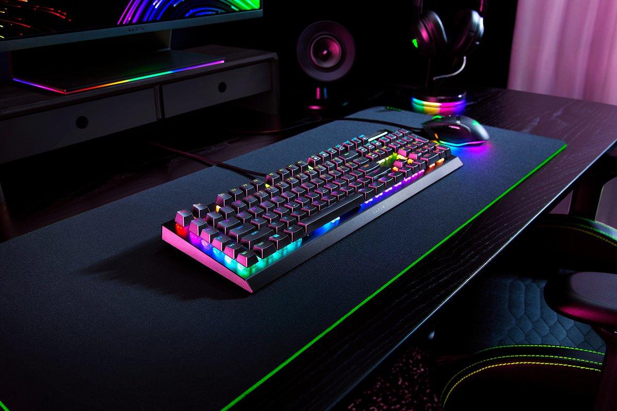 Razer - Blackwidow V4 X - Green Switch - Nordic Razer
