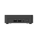ASUS NUC 13 Pro Slim i sort set forfra med to USB-A-porte og headsetstik
