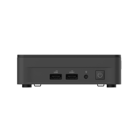 ASUS NUC 13 Pro Slim i sort set forfra med to USB-A-porte og headsetstik
